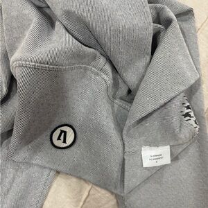 Vuori Women's Light Gray Striped Pullover Sweatshirt